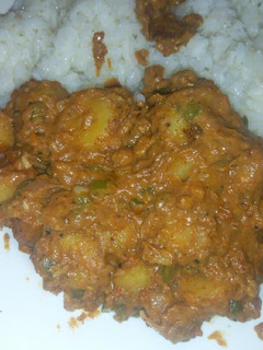 A picture of Matoke in peanut butter sauce.