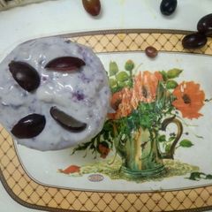 A picture of Black Grapes Ice Cream.