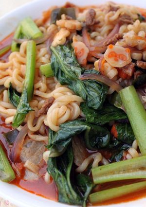 豬肉韓式炒麵 的食譜成品照片
