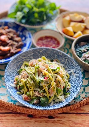 Hình của món Rau Tiến Vua Trộn Tré.