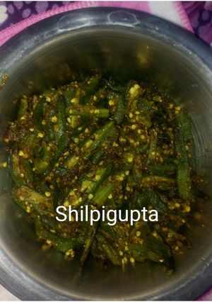 भिंडी की सब्जी (bhindi ki sabzi recipe in Hindi) रेसिपी मुख्य फोटो