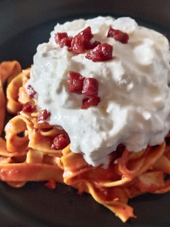 Una foto de Spaghetti con chorizo y burrata
