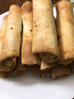 A picture of Bake chicken taquitos.