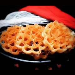 A picture of Rose cookies.