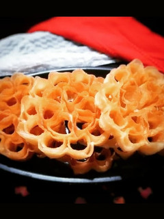 A picture of Rose cookies.