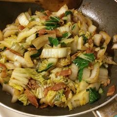 A picture of Napa Cabbage & Bok Choy with Bacon.
