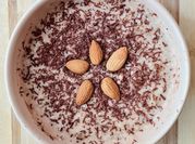 Una foto de smoothies de chocolate