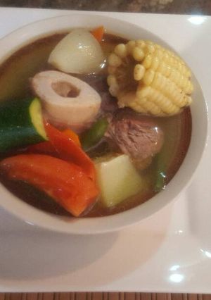 Una foto de Caldo de res