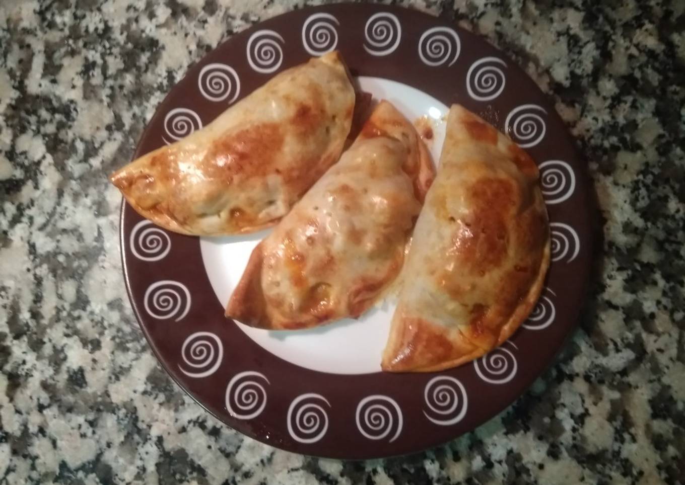 Empanadillas con carne picada y piñones