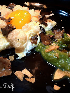Foto di Uovo nuvola, tartufo e asparagi