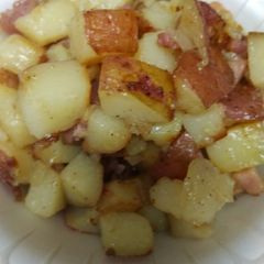 A picture of Breakfast Potatoes and Ham.