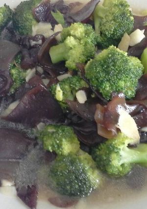 Foto resep Brokoli cah jamur kuping (sayur sehat saat Ramadhan)
