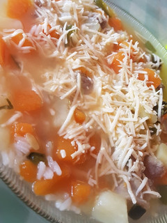 Una foto de Sopa Picada o Tropera