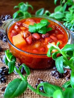 عکسی از دستور خوراک لوبیا چیتی با سیب زمینی