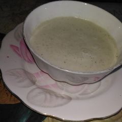 A picture of Cold cucumber soup.