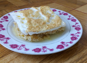 Una foto de Postre de manzanas merengadas