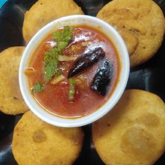 A picture of Kachori.