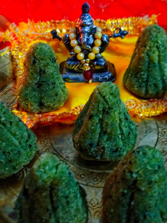पोहा पान मोदक (poha pan modak recipe in Hindi) रेसिपी मुख्य फोटो