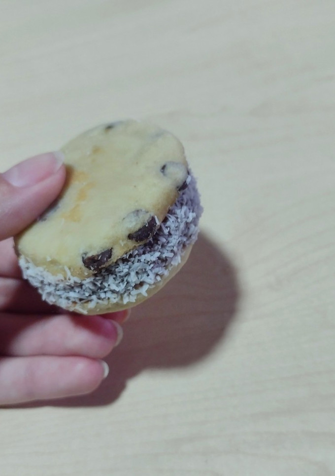 Una foto de Alfajores con chispas 🍫