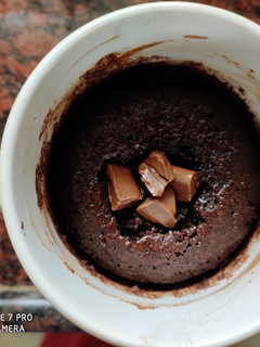 மக் கேக் (Mug cake recipe in tamil) செய்முறை முக்கிய புகைப்படம்