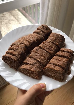 Kávés kókuszos keksztekercs (vegán) recept fotója