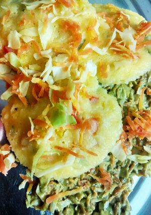 A picture of Cabbage moong daal idli.