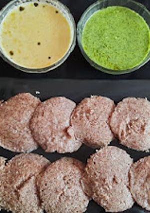 A picture of Ragi idly.