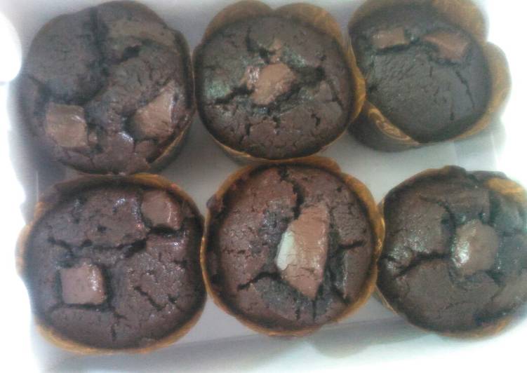Chocolate custard muffin