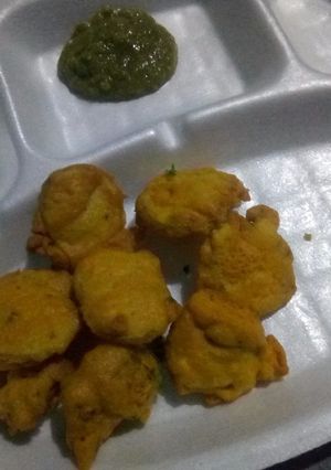A picture of Potato pakoda.