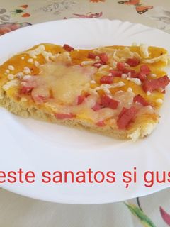 O poză a rețetei Pizza cu mortadela și cașcaval.