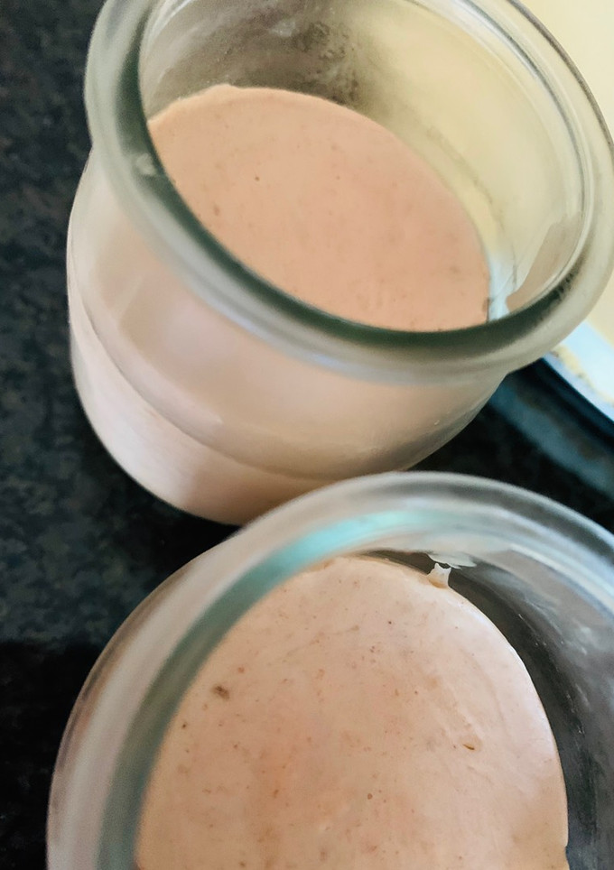 Una foto de Petit suise casero🍓🍓🍌🍌