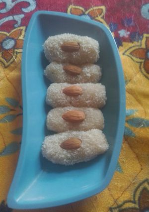 इंस्टेंट सूजी चमचम (Instant suji chamcham recipe in Hindi) रेसिपी मुख्य फोटो