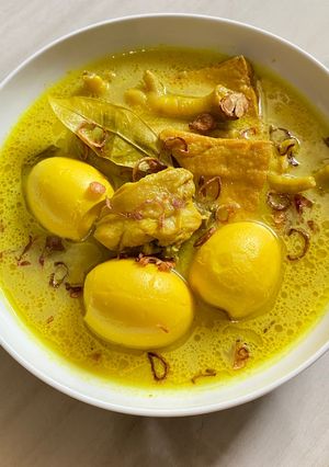 Foto resep Opor Ayam Telur Tahu kulit (Versi simple)