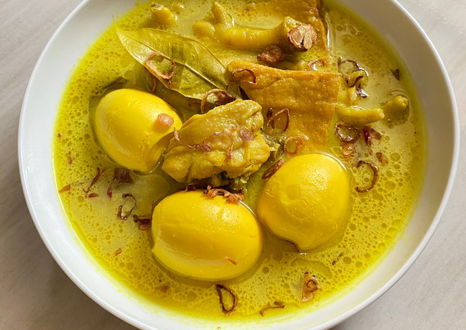 Resep Opor Ayam Telur Tahu Kulit (Versi Simple) oleh Dhea Palupy - Cookpad