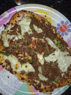 A picture of Minced meat pizza.