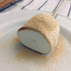 A picture of Grownup’s toasted marshmallow ❤️.