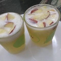 Apple and pineapple juice A picture of Apple and pineapple juice.