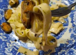 Una foto de Tagliatelle con mejillones