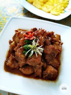 Hình của món Sườn non ram chua ngọt.