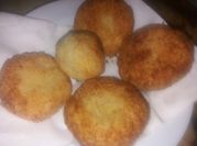 Una foto de croquetas de papa