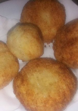 Una foto de Croquetas de papa y queso. Facilisimas 😍