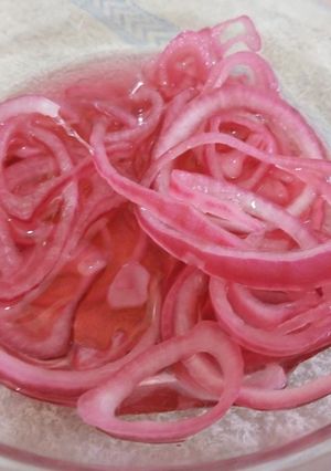 A picture of Pickled Onions.