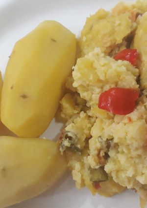 A picture of Boiled irish potatoes with scrambled egg.