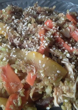 Una foto de "Arroz chino de brócoli"... a mi estilo 🍚🥦🍚🍗🍚