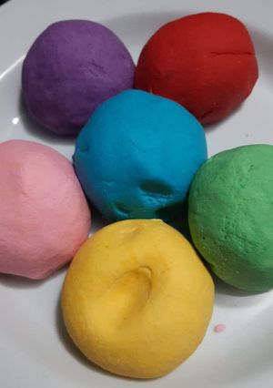 Una foto de Plastilina Casera 🌈