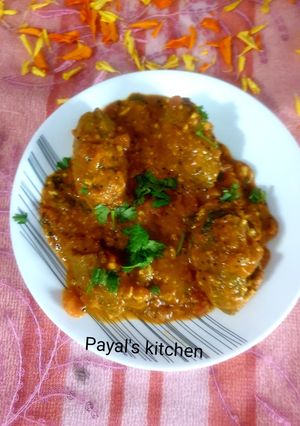 ભરેલાં કારેલા નું શાક (Bharela Karela Shak Recipe In Gujarati) રેસીપી મુખ્ય ફોટો