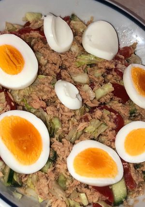 Tonhalsaláta recept fotója