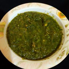A picture of Green chutney.