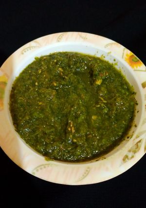 A picture of Green chutney.