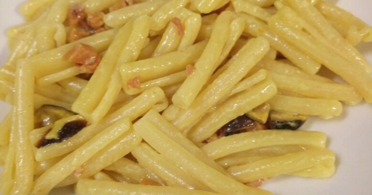 Pasta with speck (type of cured ham), mushrooms and saffron Recipe by Miss  Fluffy's Cooking (Angie's Italian Cooking) - Cookpad